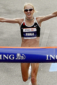 올해 하반기에는 세계역대랭킹 1,2,3위인 세계기록
<br>보유자 영국의 폴라 래드클립 (1위,2시간15분25초)
<br>과 케냐의 보스톤마라톤 단골 우승자인 캐서린
<br>데레바(2위,2시간18분47초), 일본의 2004년 아테네
<br>올림픽 금메달 리스트 노구치미즈키(3위,2시간19분
<br>12초)의 복귀가 예상되는 가운데 릴리아쇼부코바와
<br>진정한 최강자를 가리기 위한 경쟁과 함께 에티
<br>오피아 선수가 주축인 기록 랭킹에 판도 변화가
<br>예상된다.
<br>
<br>#. 사진설명 : 폴라 래드클리프가 2007년 출산 후
<br>복귀전인 뉴욕마라톤에서 우승을 차지한 모습. 관련사진