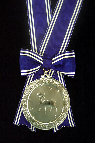 2000년 도쿄마라톤 2위 메달 - 앞면