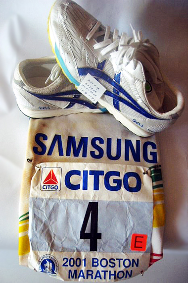 2001년 보스턴마라톤 착용 유니폼 & 신발