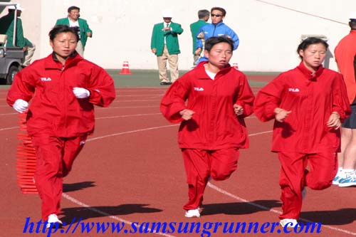 [민족통일평화체육문화축전] 하프마라톤 북측 여자 대표 선수들 사진