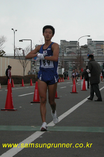 [05일본경보선수권]본인최고기록을 수립한 김현섭 사진