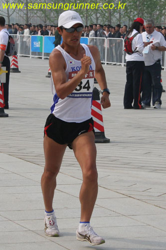[08베이징경보]올림픽코스를 걷는 박칠성 선수 사진