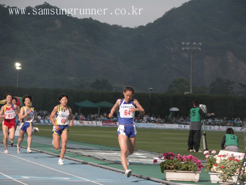 [05골든게임]여자 5000m C조 1위! 김희연 사진