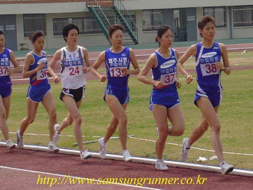 [05실업육상경기]여자 10000m 레이스 모습 사진