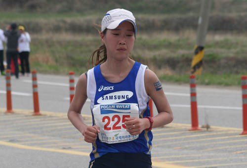 [군산새만금마라톤] 백순정, 데뷔전에서 2시간47분대 6위