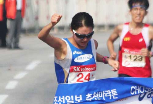 [춘천마라톤] 염고은, 마라톤 데뷔전에서 우승