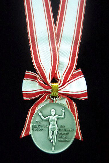 2000년 후쿠오카마라톤 2위 메달 - 앞면